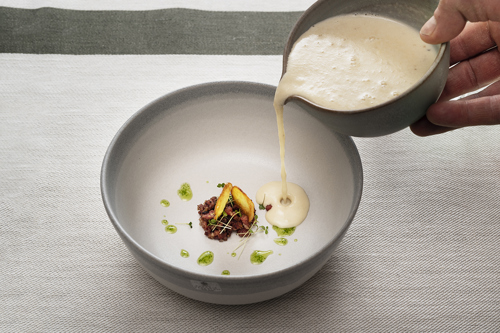 Jordärtskockssoppa med smuliga vildsvinsisterband